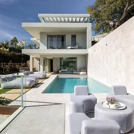 Villa Luxury Alma - 5br With Pool, Garden & Parking