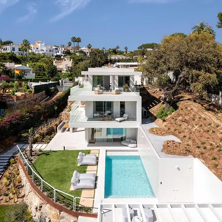 Luxury Alma - 5br With Pool, Garden & Parking Villa
