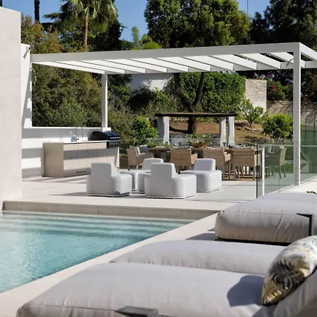 Villa Luxury Alma - 5br With Pool, Garden & Parking