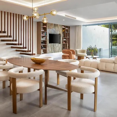 Luxury Alma - 5br With Pool, Garden & Parking * Marbella