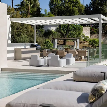 Luxury Alma - 5br With Pool, Garden & Parking * Marbella