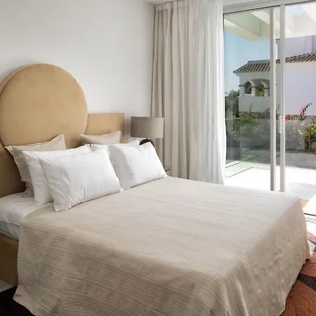 Luxury Alma - 5br With Pool, Garden & Parking Villa Marbella